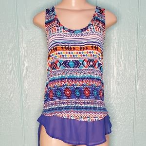 ♥️ 3/$15 Sleeveless geometric chevron multicolor stretch Size M